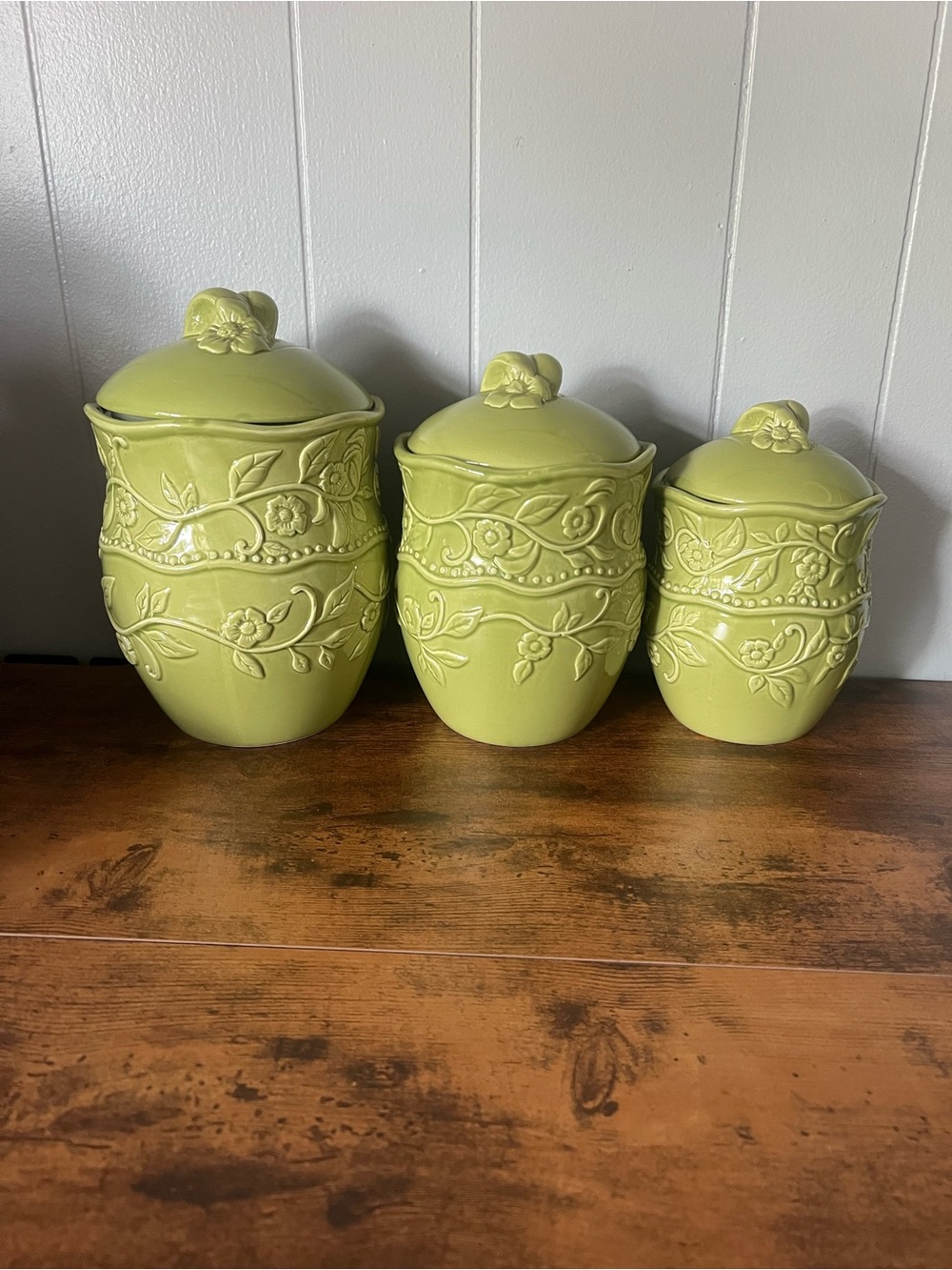 Cracker Barrel Apple Collection , Green, Susan Winger Canisters